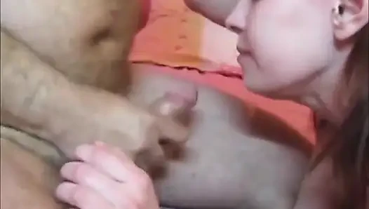 Kendimi sevmeyi ve alet emmeyi çok seviyorum