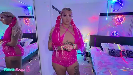 Rave vixen chanel luxx koca sikli dj tarafından amını mahvediyor!
