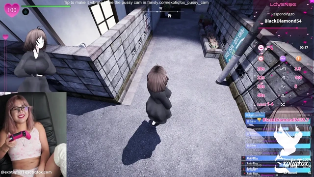 Mastürbasyon yapıyor ve yaramaz bir hentai kız oyunu oynuyor