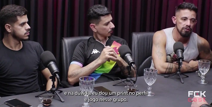 Podcast'te canlı üçlü seks - Yetenekli, Sütçü ve Sağılanlar Fckcast'te