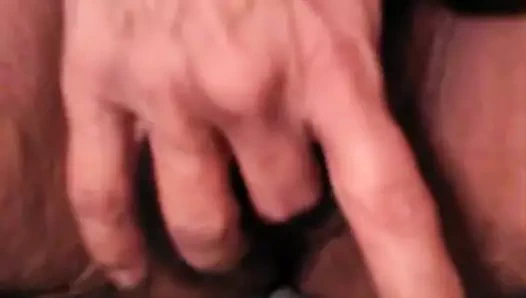 parmak benim gri saçlı KEDİ