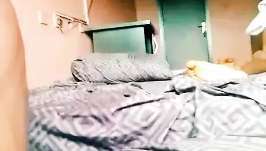 İki Öğrenci Okul Pansiyonunda Sikişiyor