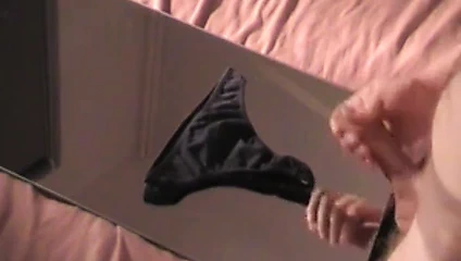 Cum üzerinde ona külot