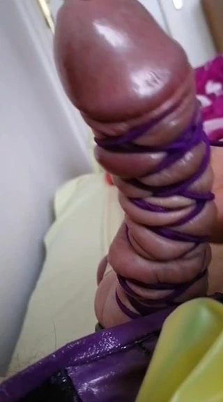 horoz ve topları bağlı