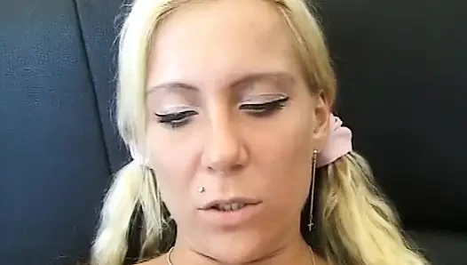 Ateşli Alman gençler parmaklıyor ve yarak emiyor nostaljik film