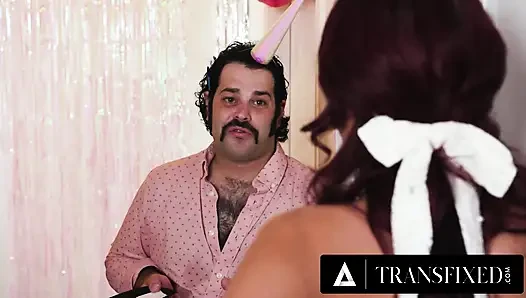 Transfixed - ateşli yığılmış hatun Avery Lust cennetteki 7 dakikalık oyun sırasında dolapta parçalanıyor