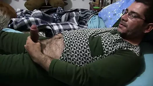 Str8 daddy play in the bed