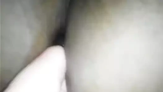 Mainin memek pake dildo