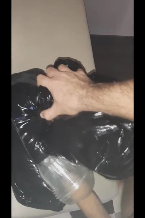 Deri göt fleshlight sikiliyor
