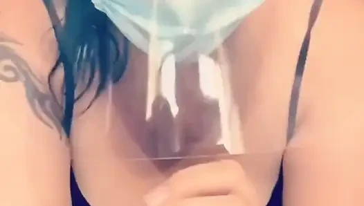 O yarağı em! Sodding covid maskem yoluma çıkamıyor! O yarağı istiyorum