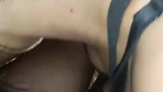 Hintli çift binerek seks yapıyor