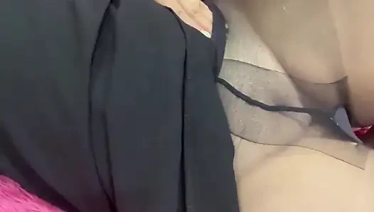 Branlette avec ma belle-mère en hijab, gros plan