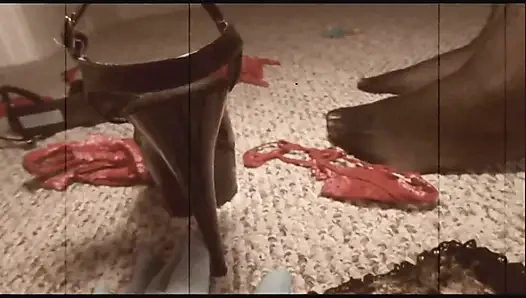 Azgın genç deliğin güçlü çılgın pembe yarığı yüze boşalmayla dolu güzel görünüyor