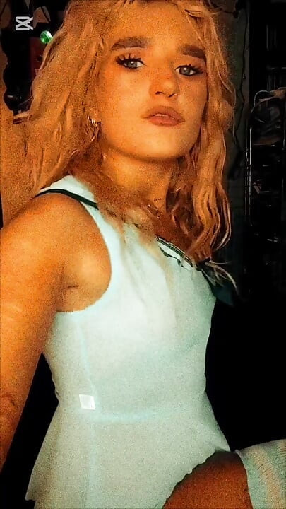Blonde Slut Dancing