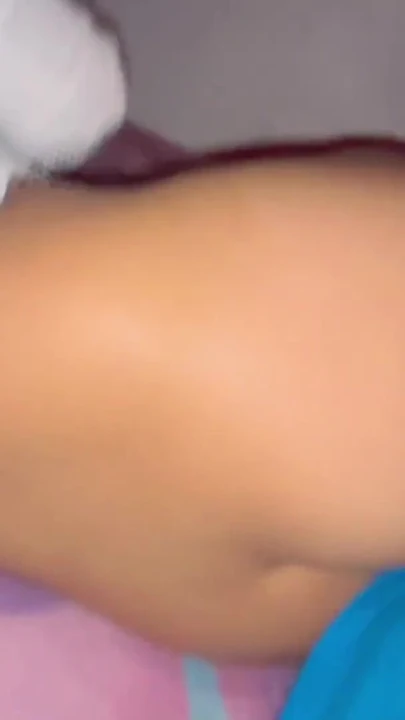 Падающий по челюсти момент из "WTF? Очень нежный, но уже не невинный! Моя падчерица прилипает ко мне своими мини-шортами и "