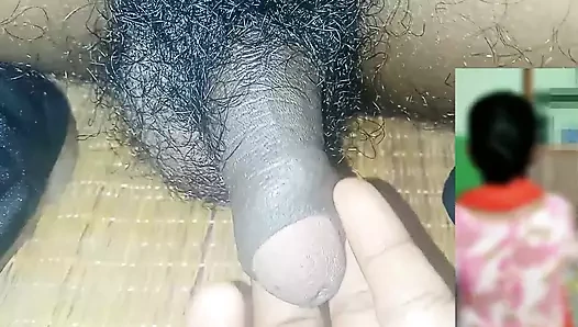 Kız erkek arkadaşının yarağını yakalıyor ve seks yapıyor