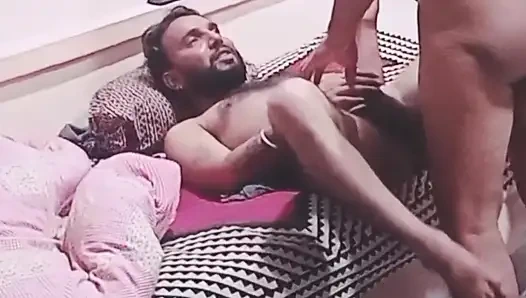 Hintli desi adam üvey babasının babası üvey babası ve ordu subayı üvey babasıyla seks yapıyor