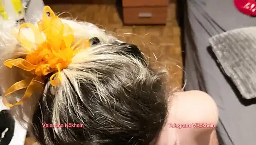 Bir oyuncak gibi kullanılır: Bir kadın düşman karısının gerçekliği. Özel amatör muamele. Real Audio.