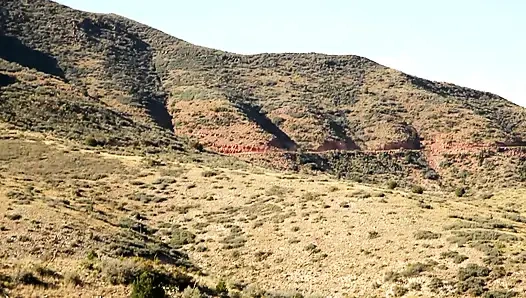 Büyük göğüsler ve ıslak amcık! Orta yaşlı seksi kadın sikiliyor!