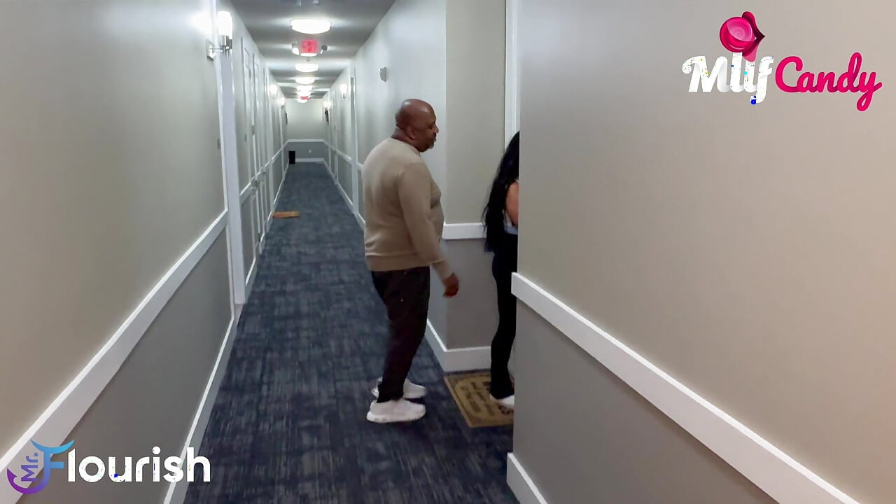 MILFCandy Skit The Elevator: Nicole Parker and MrFlourish