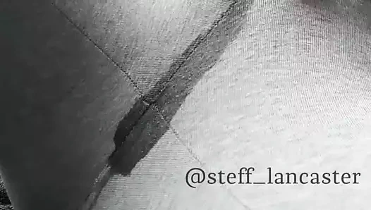 Taytımı giyerken iniyorum ve ıslanıyor