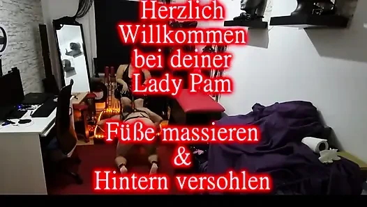 Ayaklarına taparken sulu götüme şaplak atiyorum sürtük