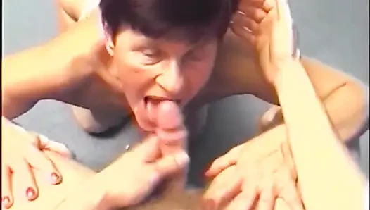 Seksi olgun fahişeler amcık oynuyor ve yarak emiyor - derleme videosu