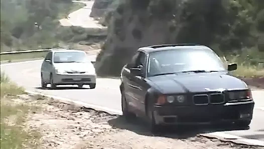 Yuvarlak büyük götlü bu muhteşem sarışın için güzel sert açık havada göt sikişi