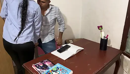 Sekreterim bana oral seks yapmak istiyor, "tüm boşalmayı yut"
