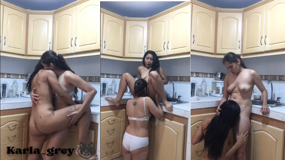 Komşunun üvey kızını baştan çıkarıyorum
