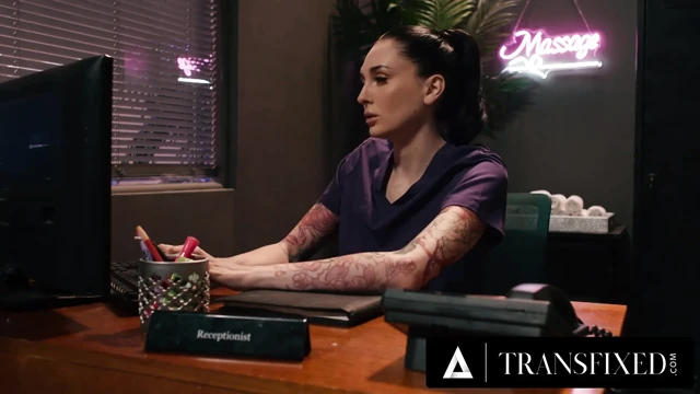 Transfixed - büyük memeli aubrey kate charlotte sins'in bolster masajına bayılıyor ve trans anal sikişiyor
