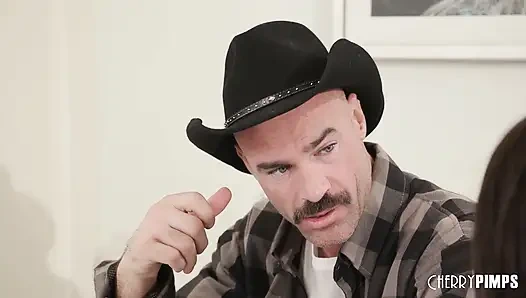 Üvey baba annem kaçtıktan sonra üvey kızını sikiyor!