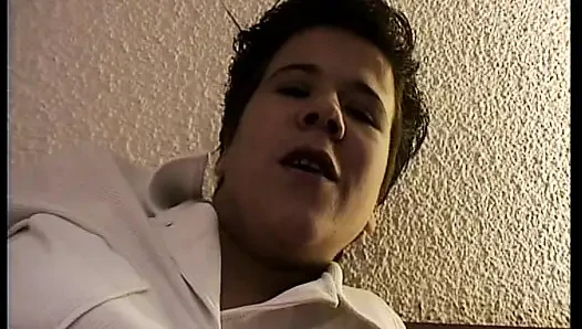 Çirkin Alman fahişe amını kameraya gösteriyor