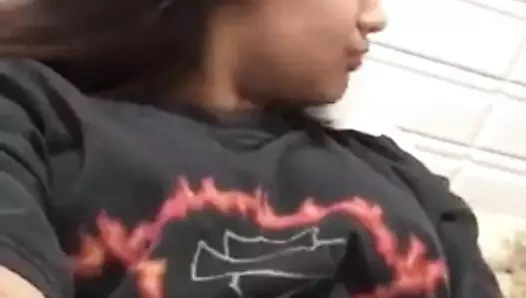 sri lankalı kız parmak