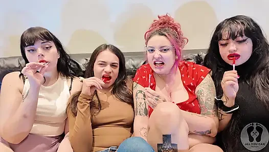 Dört kız lolipop sakız çiğneme fetişi öpüşme yalama