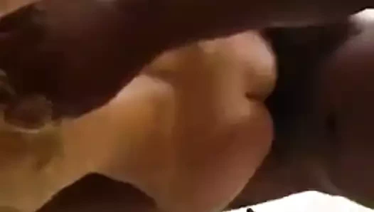 Koca karısına ceza veriyor