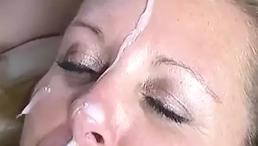 Yüz ve yaladı temiz bir kadın arkadaş tarafından