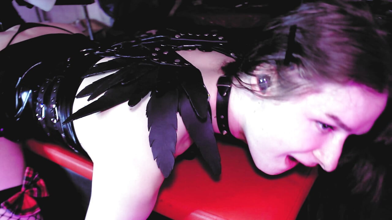 Sahibe eva lateks üçlü grup seks sert gırtlağına kadar sikiş anal ekaterina krieg femdom bdsm ateşli seksi fetiş büyük yarak