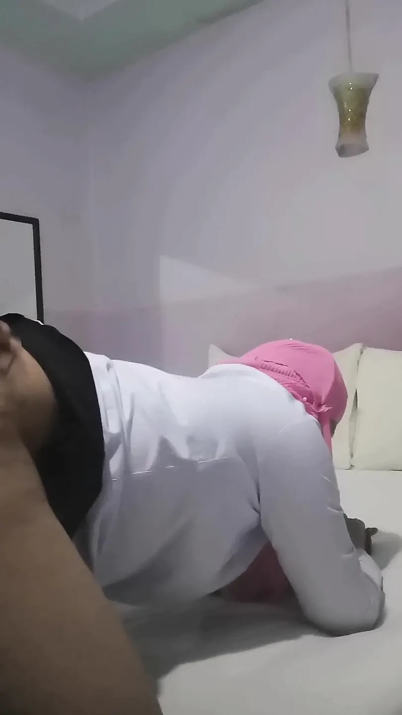 I asked to lick the of my girlfriend who had just returned from college.