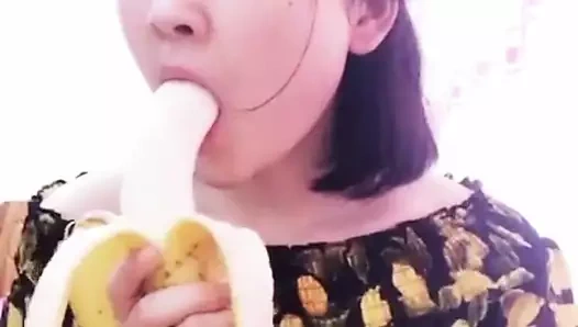 Erica bana bir sakso gösteriyor