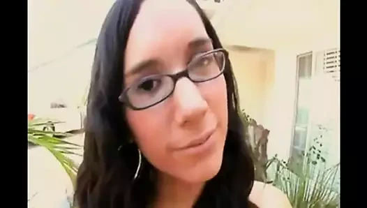 Beyaz tanrıça - asla memnun edemezsin (bbc ve vokal)