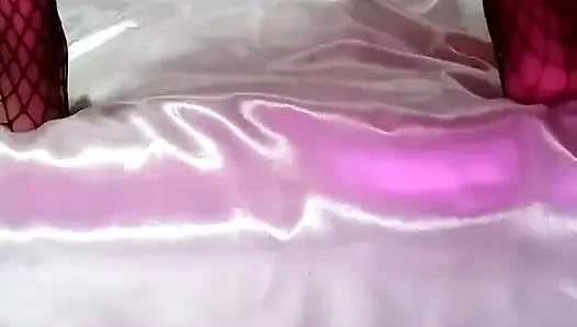 Küçük kaltak çok iyi mastürbasyon yapıyor. Xvideosred'de ikinci bölüm