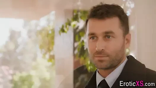 busty bebeğim verir footjob