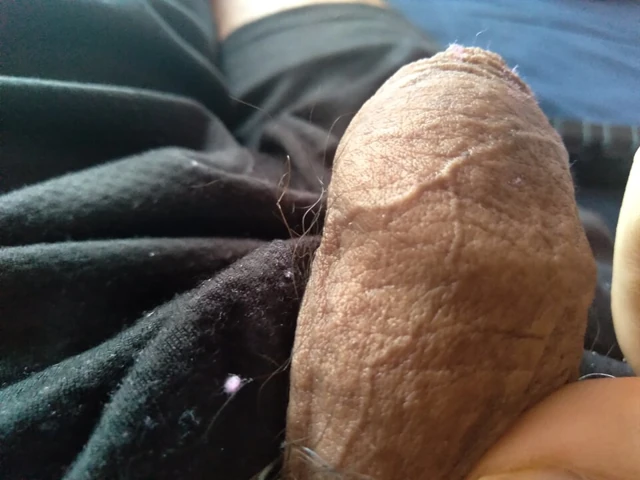 Adam her zaman amatör yarağına bakarken sert seksi düşünüyor