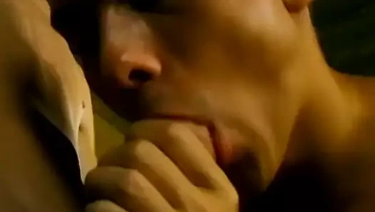 Genç kararlı çiftçiler sıkı çalışmadan sonra çılgınca eşek lanet