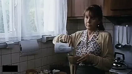 Adım anne uykudan önce oğlan handjob verir