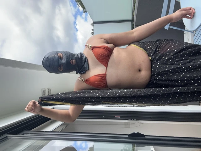 С Новым годом, мои дорогие поклонники - наслаждайтесь новым годом с моим камшотом!!