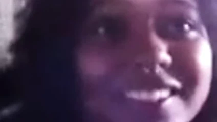 009 - beyaz beyefendi abanoz yüzünü yıkar ve gömleğini sunar