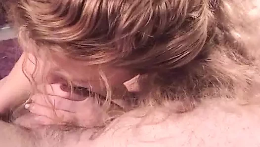 İnanılmaz bir genç sürtük için iki büyük yarak