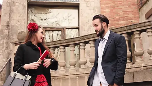 Polka Dot Etekli Hatun Ormanda Sert Sikiliyor